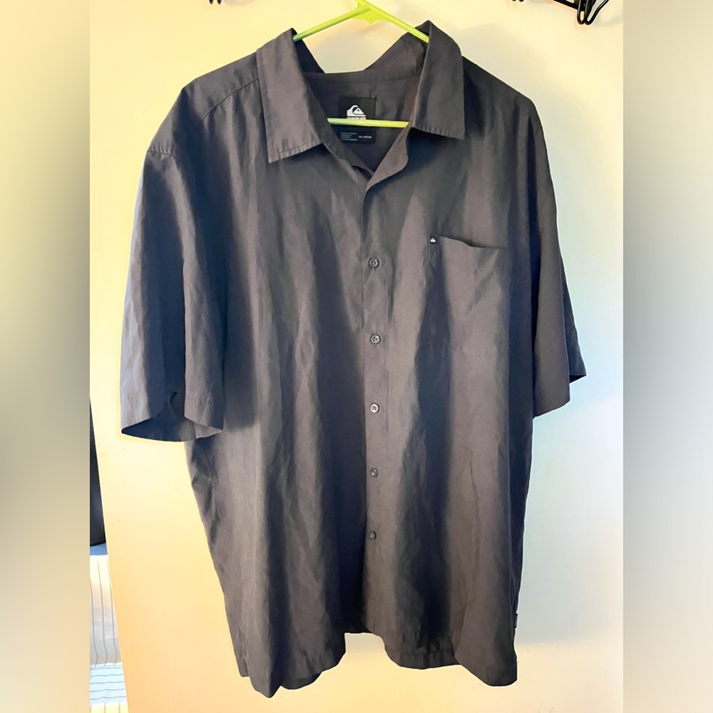 Men’s Quiksilver short sleeve lightweight button up